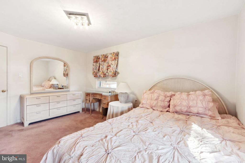 411 Achille Rd