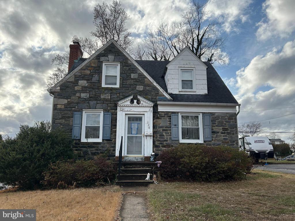 228 Hawthorne Rd