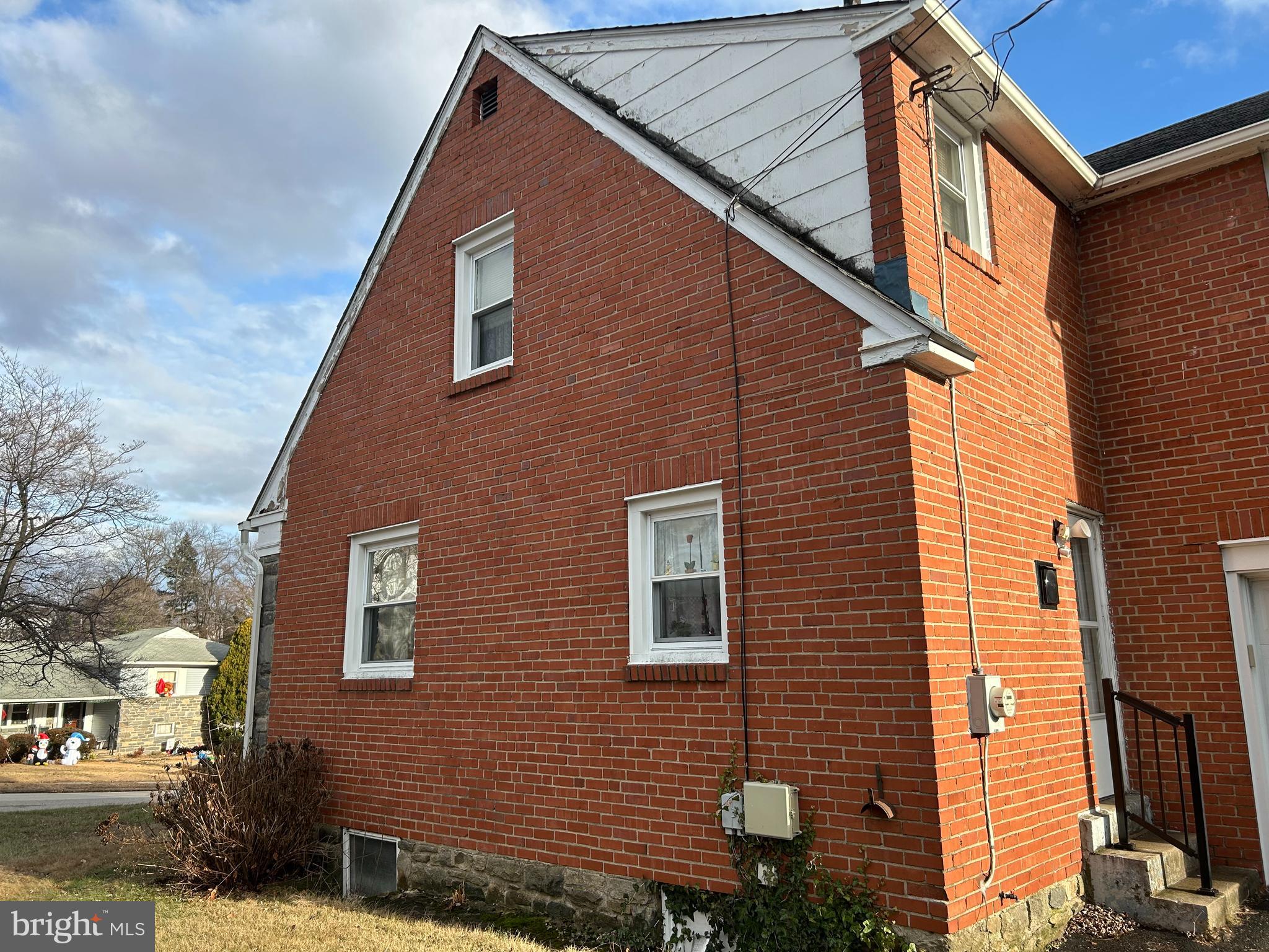 228 Hawthorne Rd