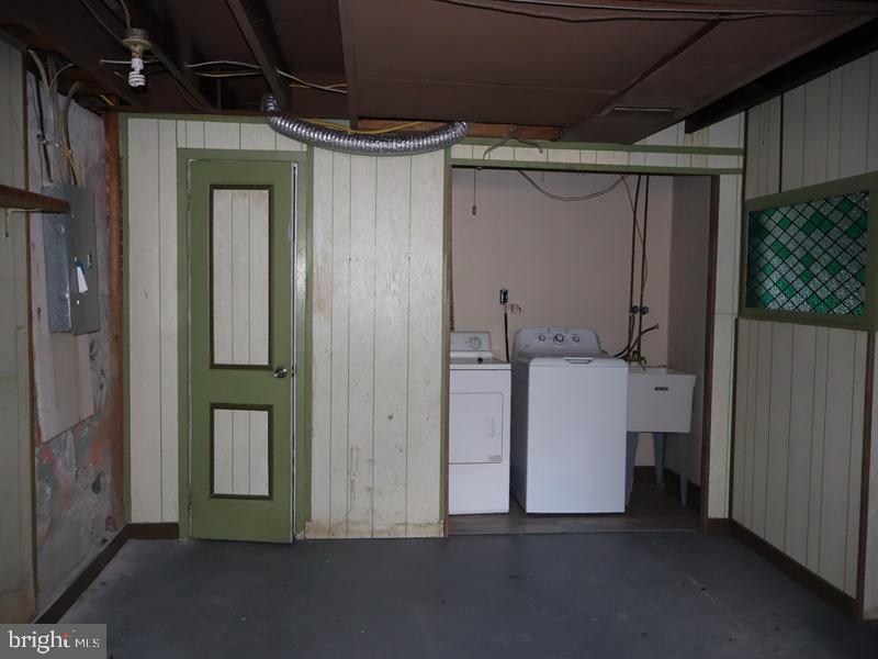228 Hawthorne Rd