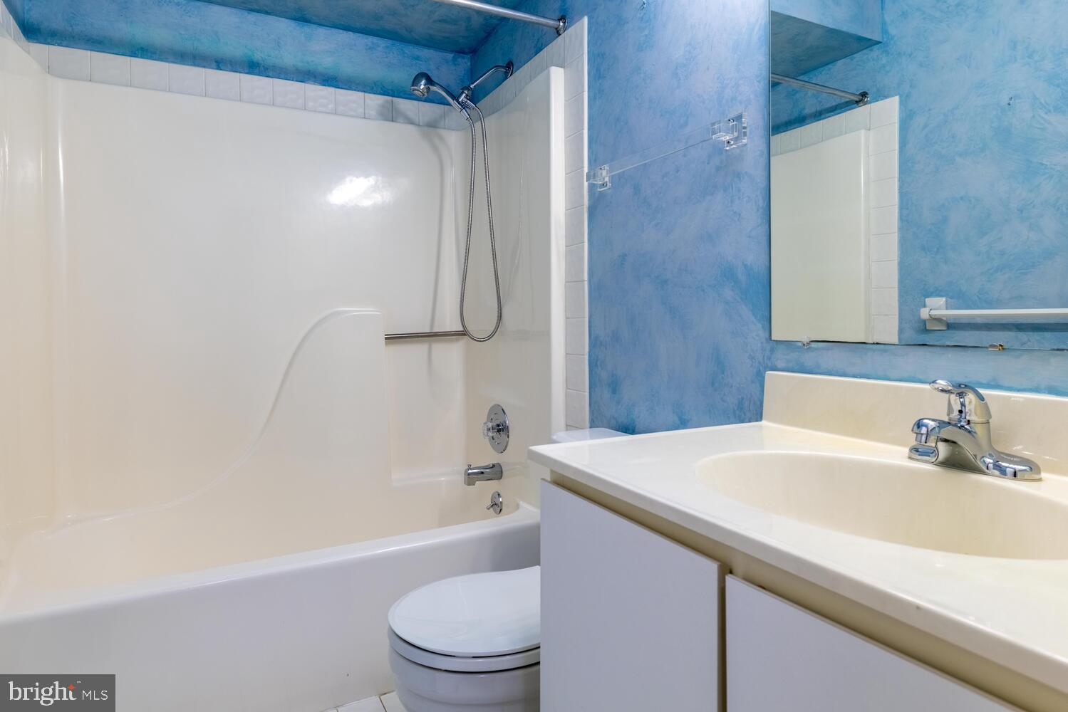 731 Wynnewood Rd #18