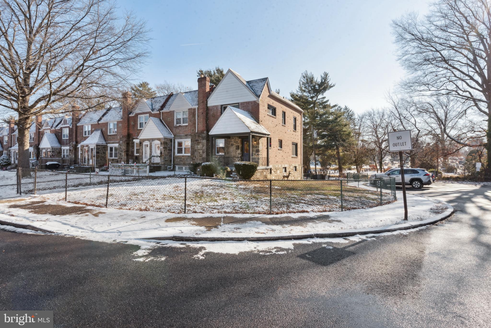 2372 Highland Ave
