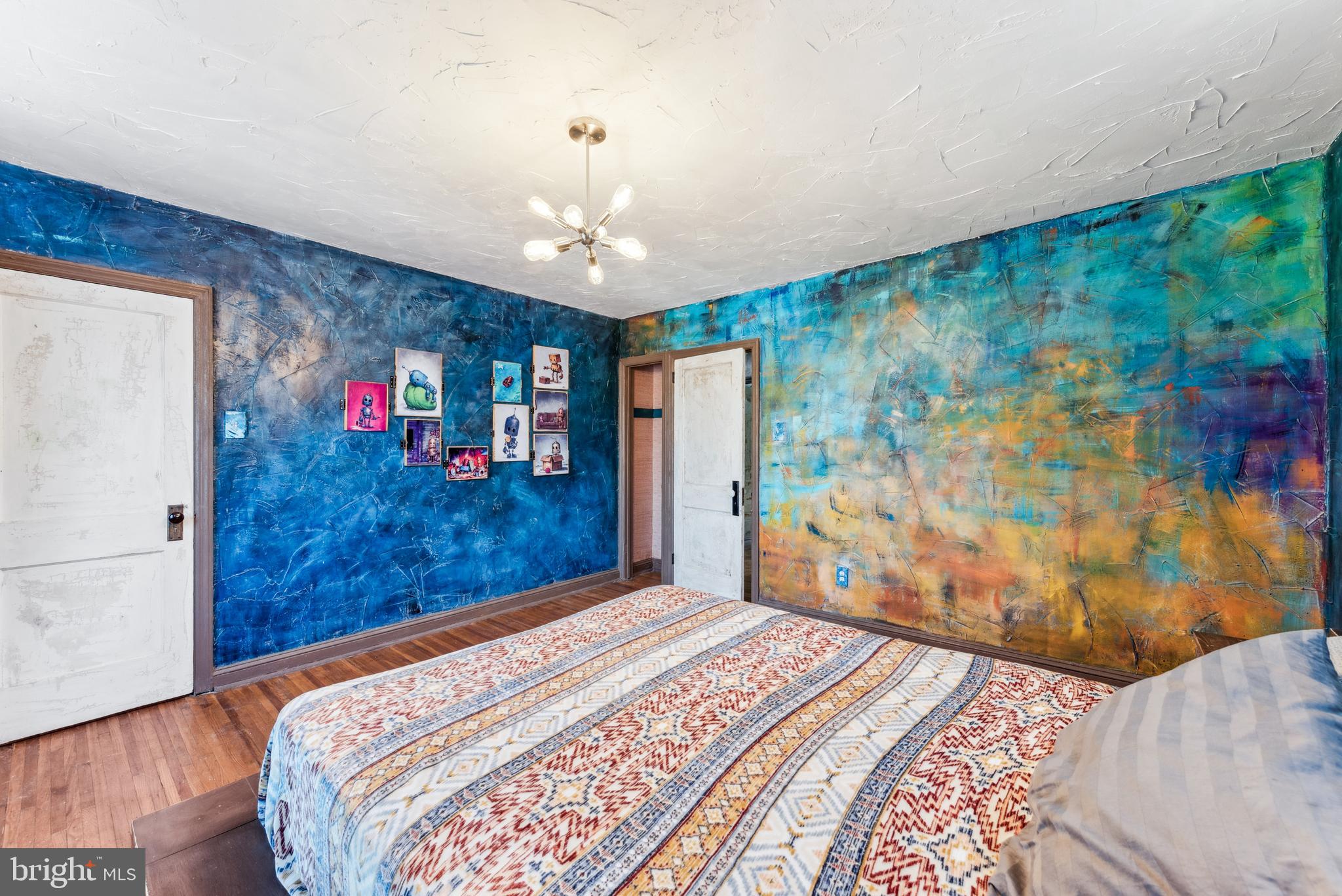2372 Highland Ave