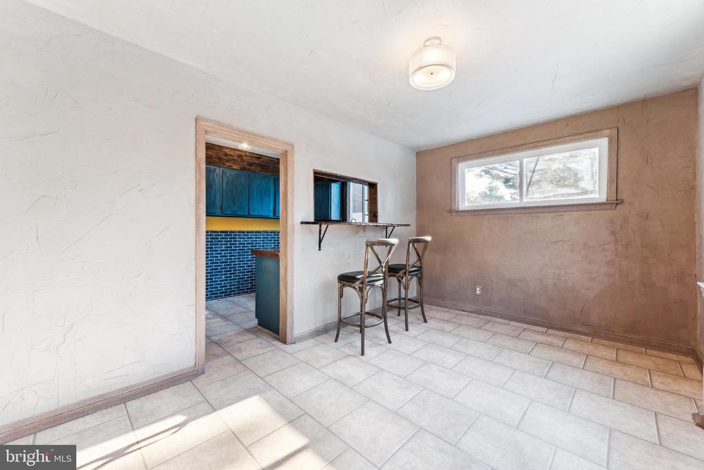 2372 Highland Ave