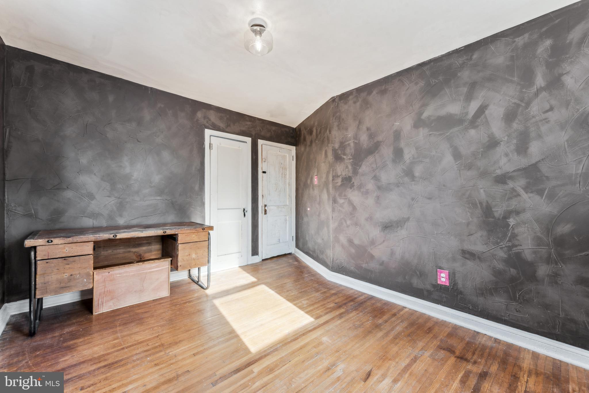 2372 Highland Ave