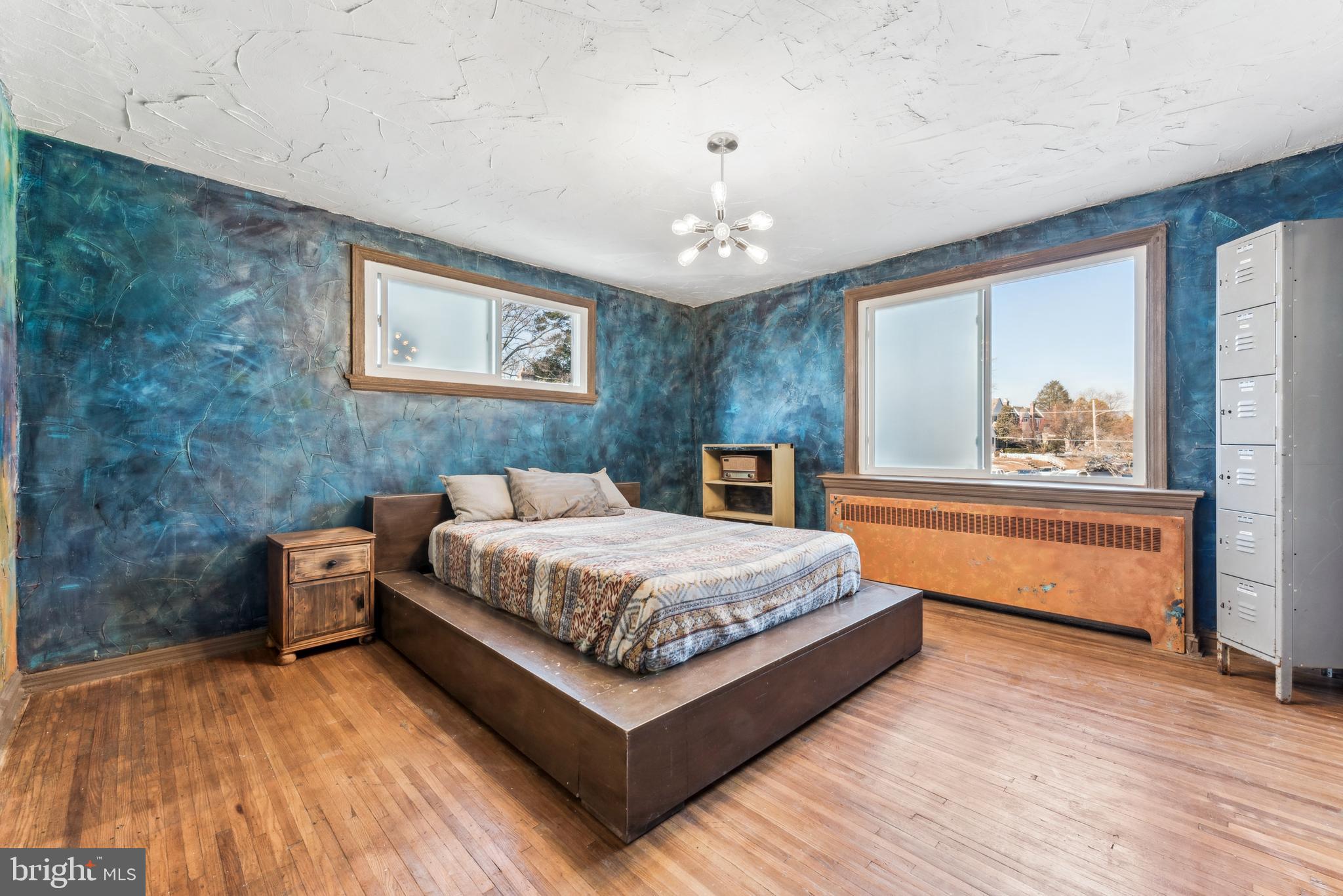 2372 Highland Ave