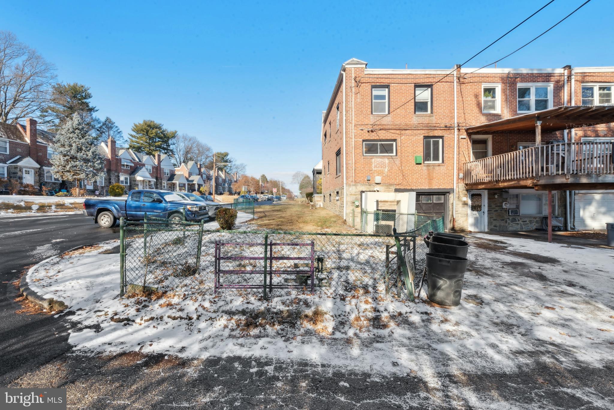 2372 Highland Ave