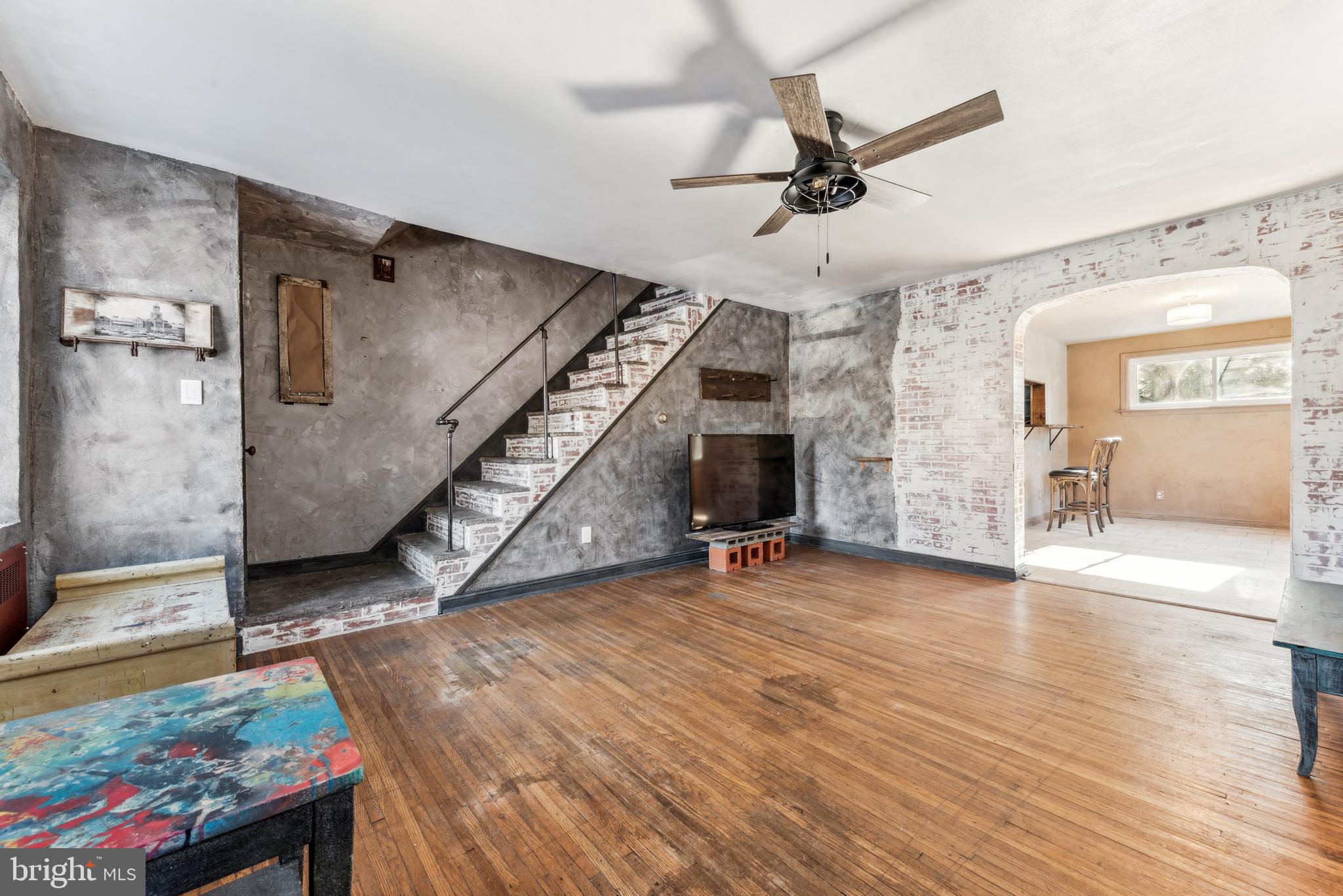 2372 Highland Ave