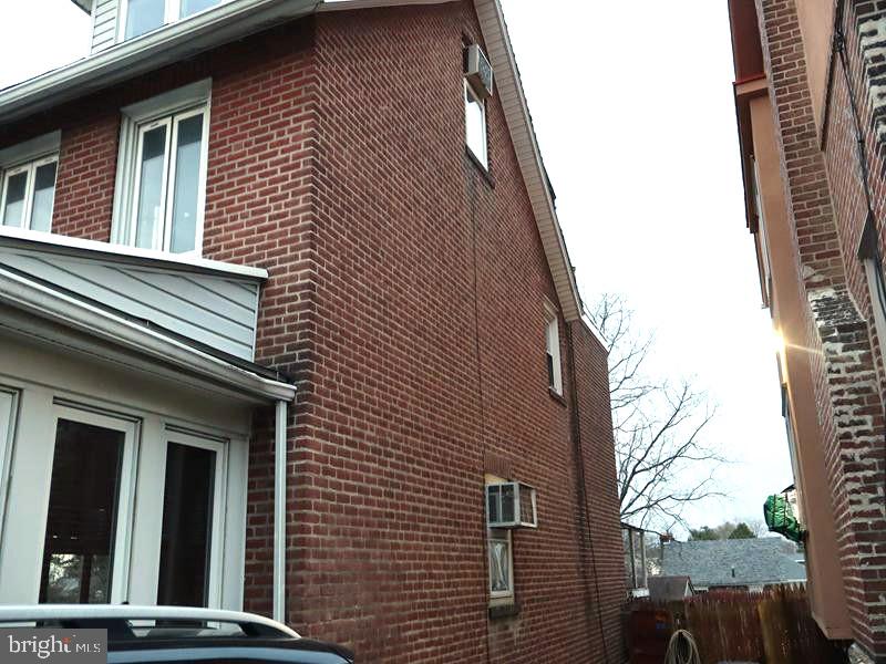 142 Bartlett Ave