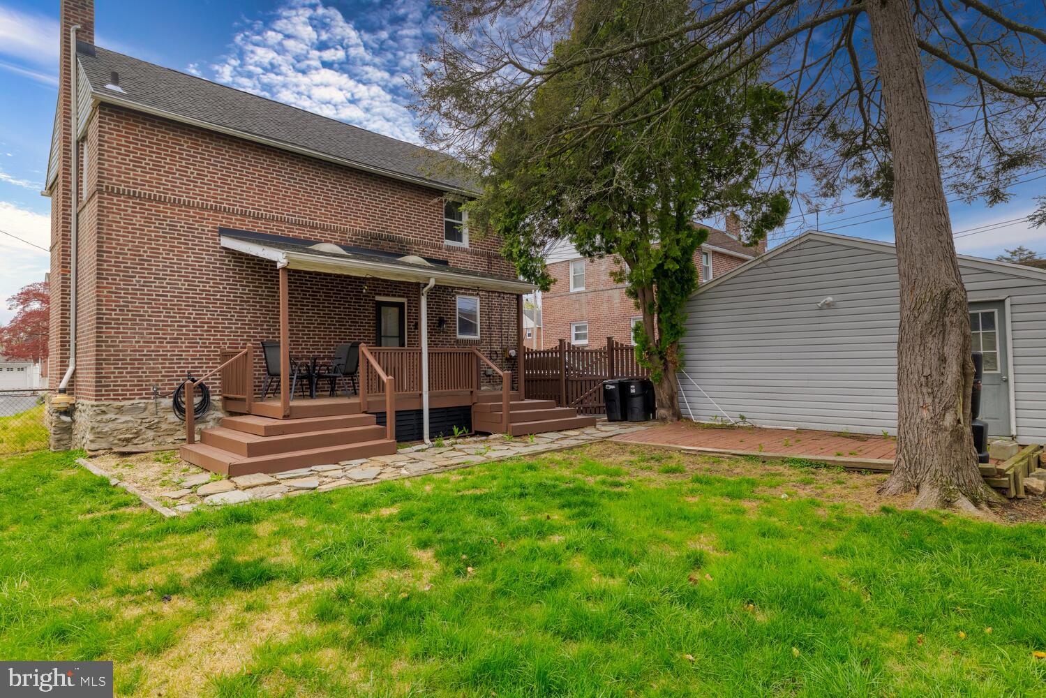 229 Rosewood Ave