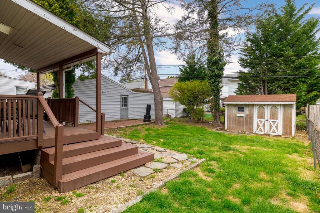 229 Rosewood Ave