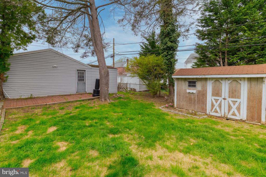 229 Rosewood Ave