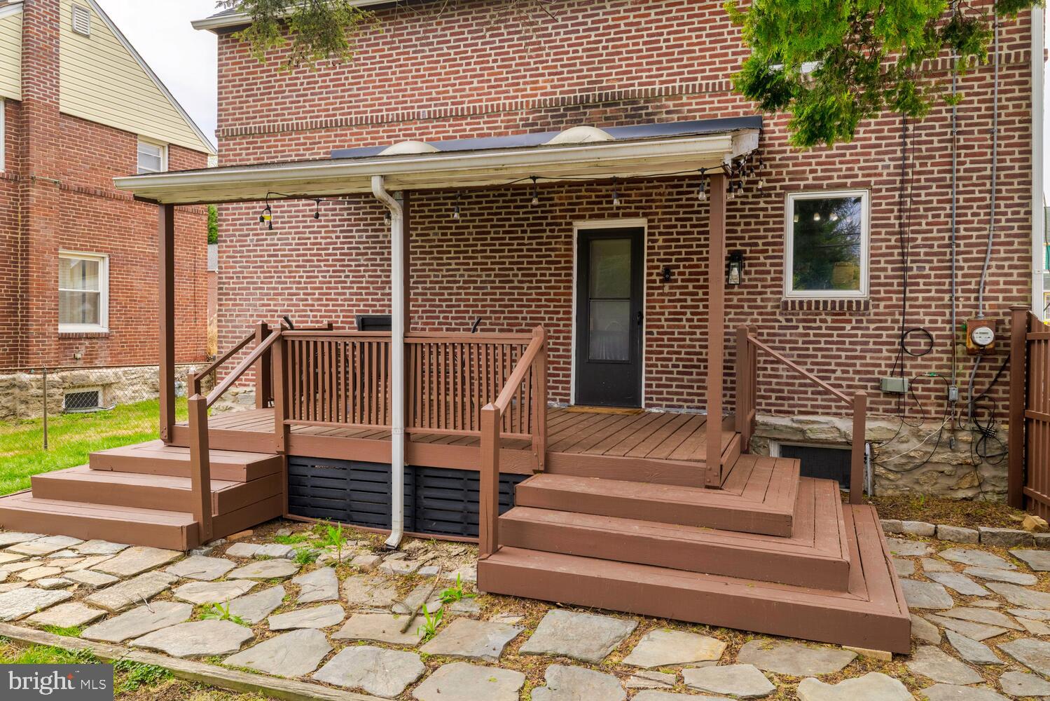 229 Rosewood Ave