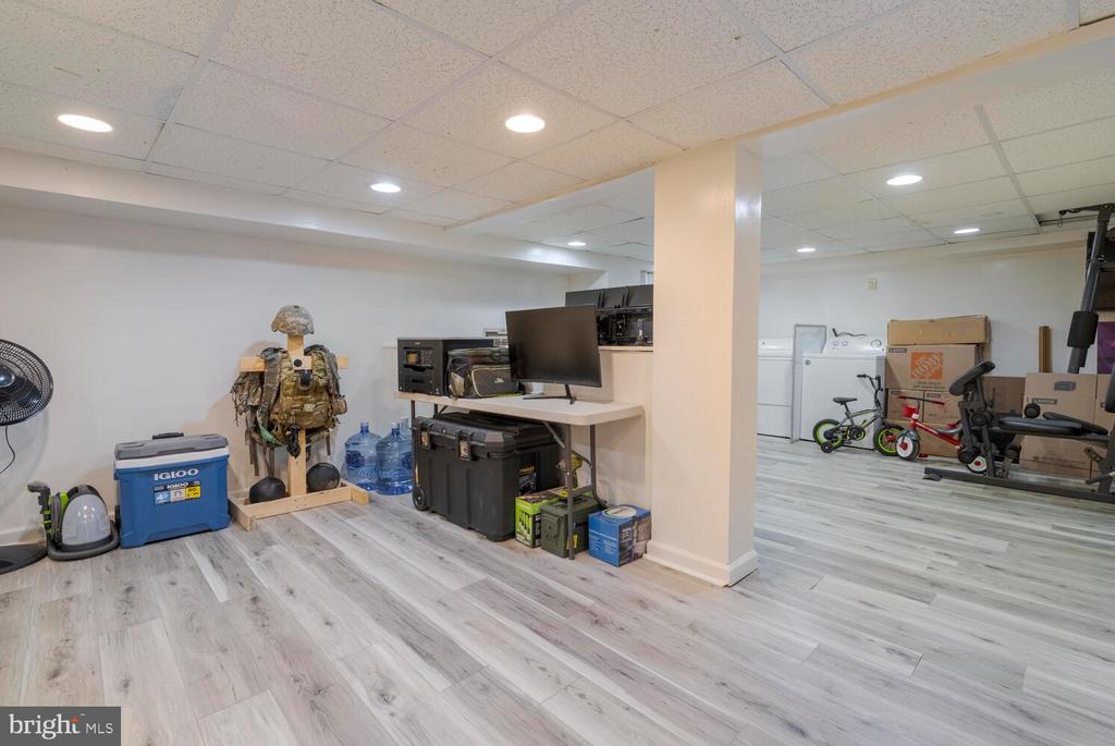 229 Rosewood Ave