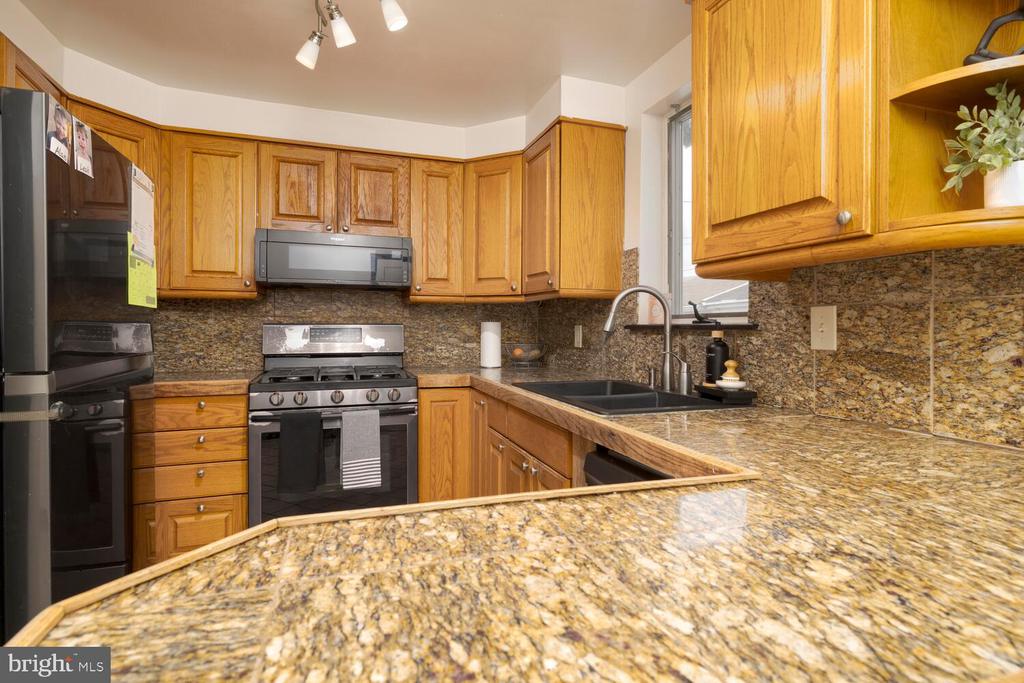 229 Rosewood Ave