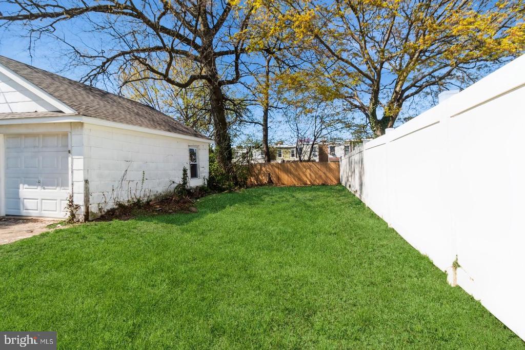 1206 Myrtlewood Ave