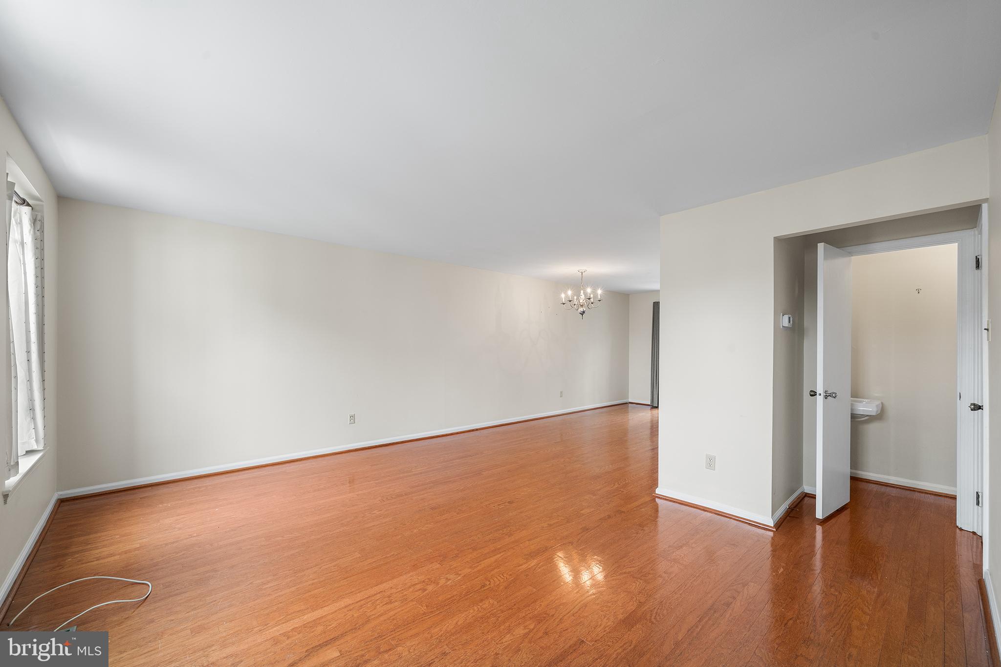 229 Bloomingdale Ave #1