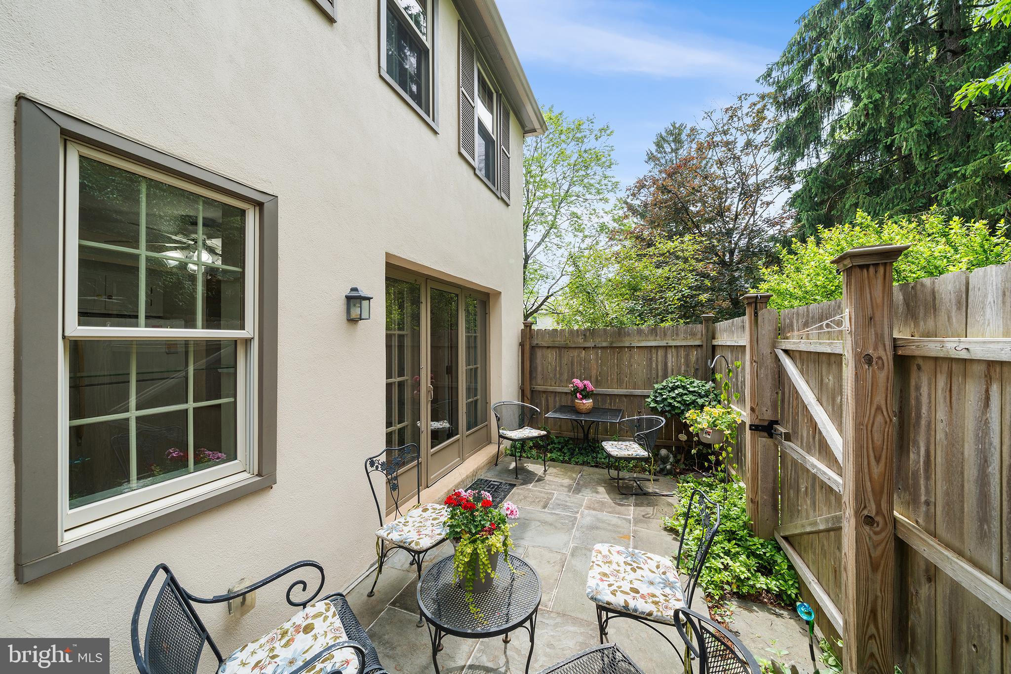 229 Bloomingdale Ave #1