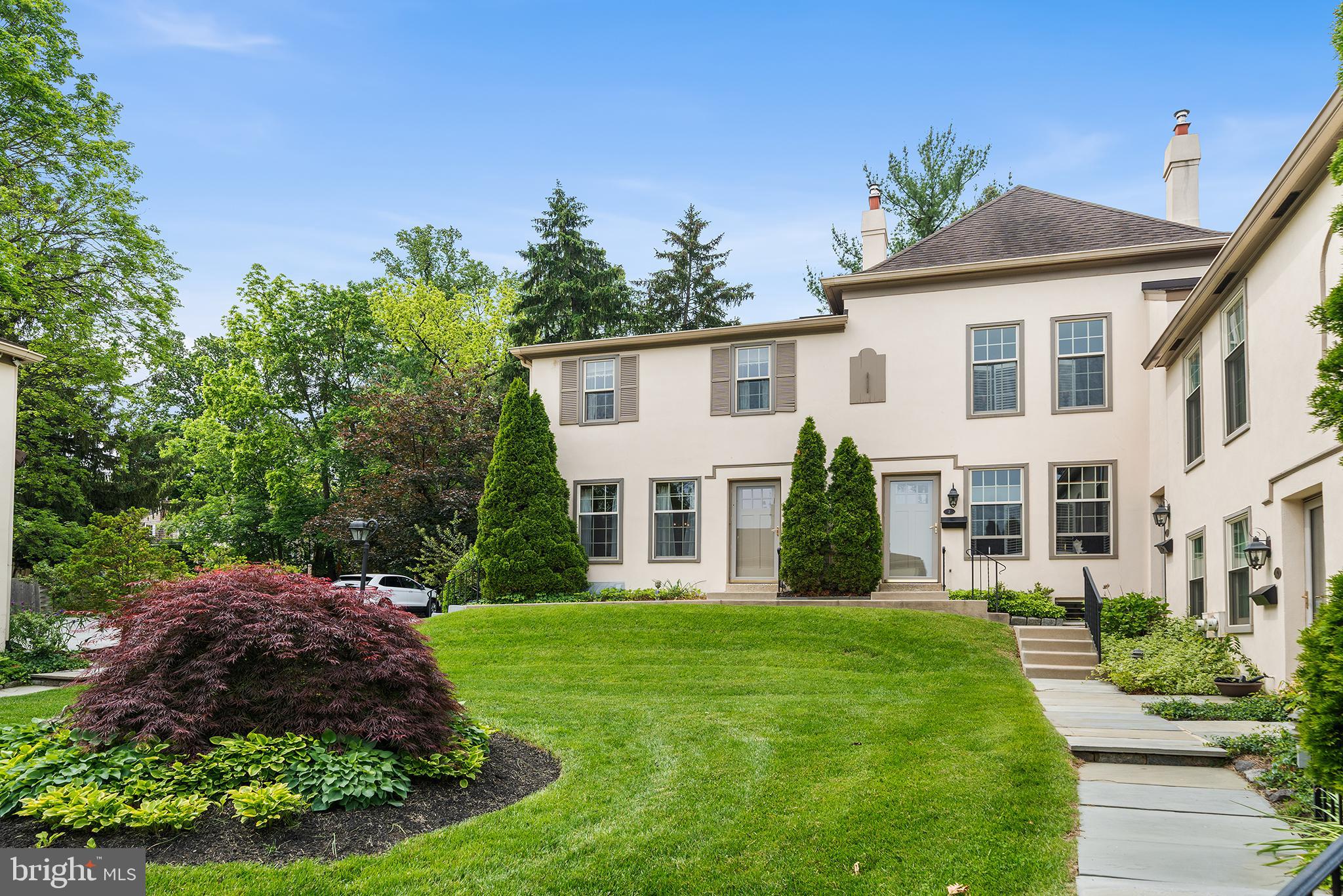 229 Bloomingdale Ave #1