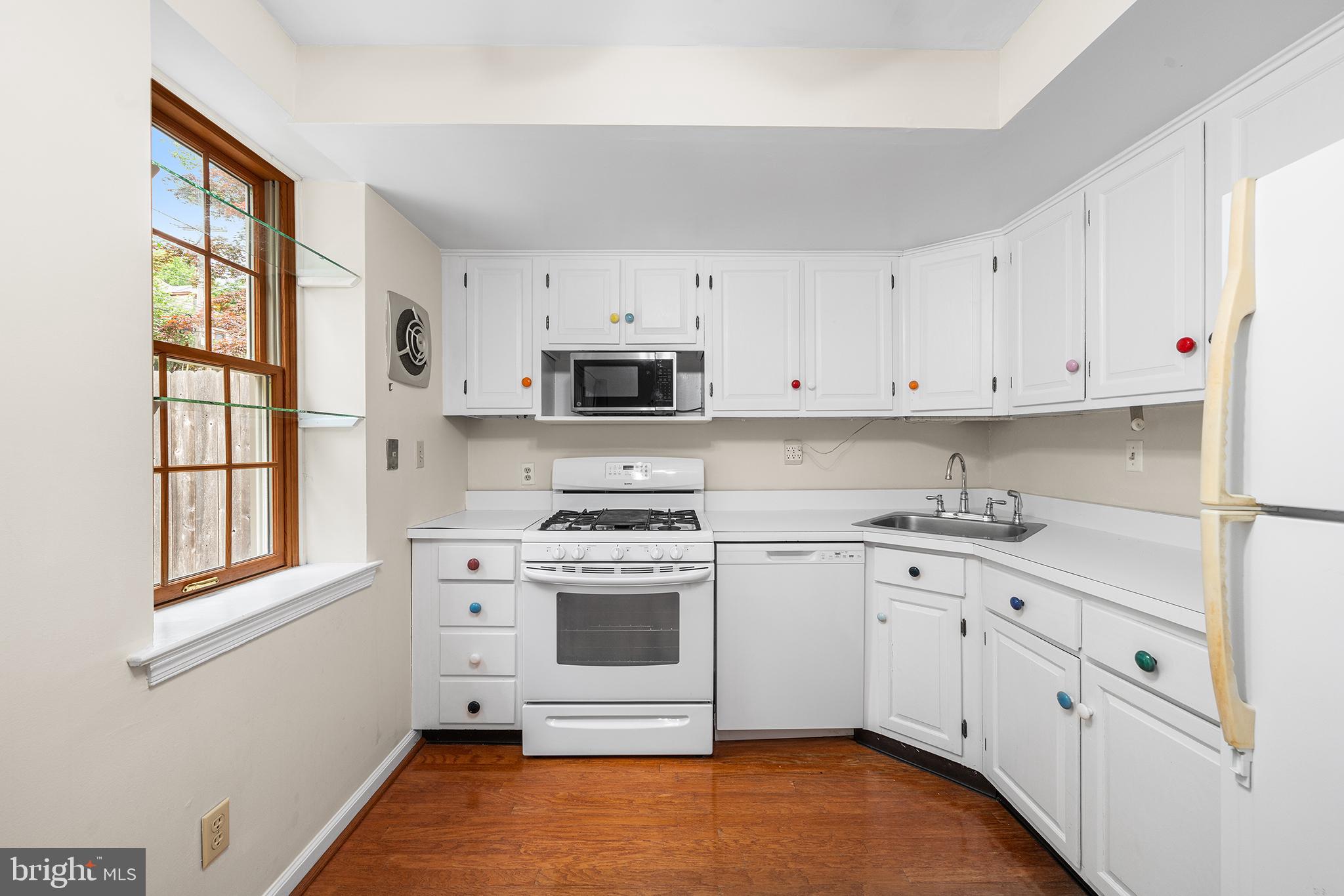 229 Bloomingdale Ave #1