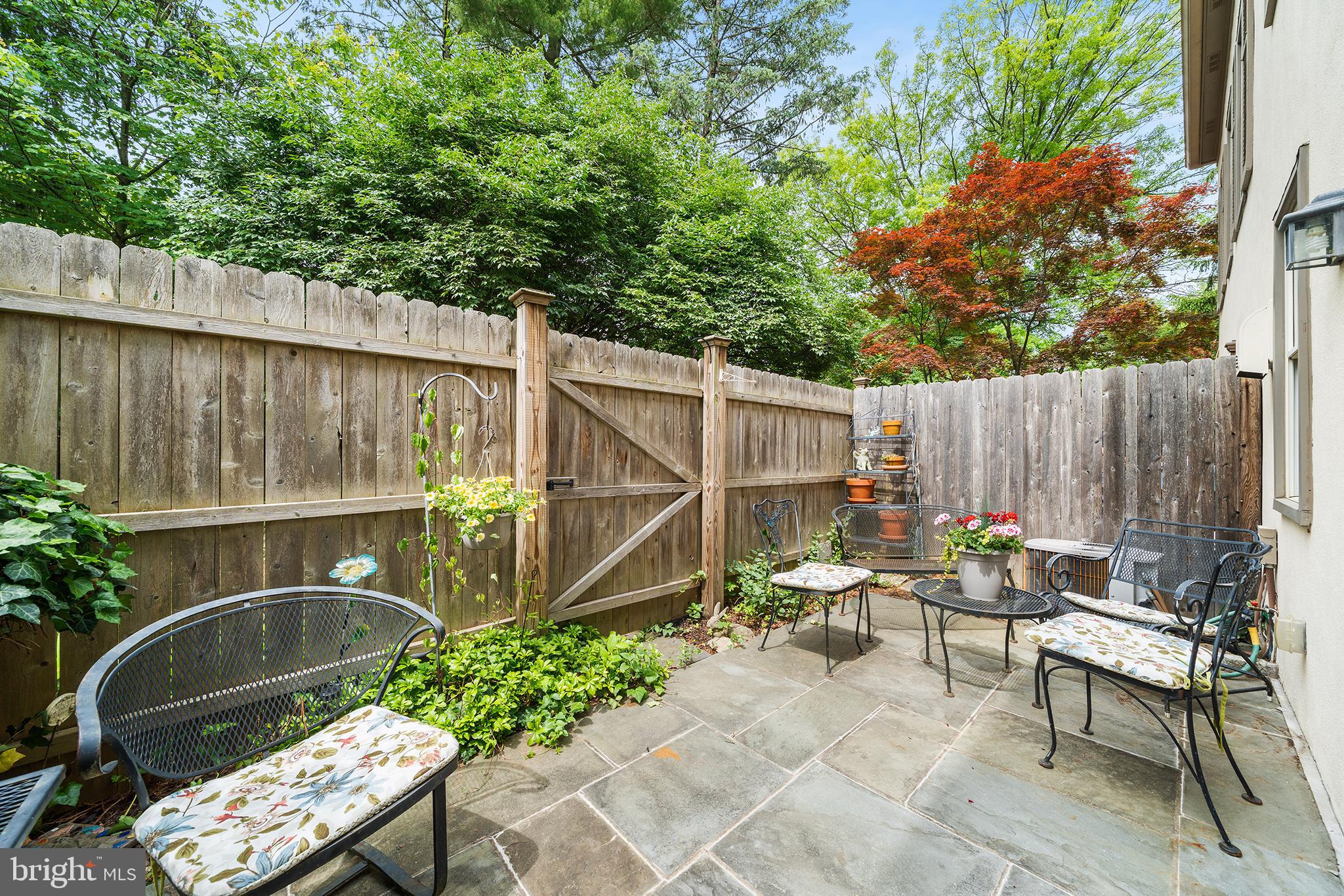 229 Bloomingdale Ave #1