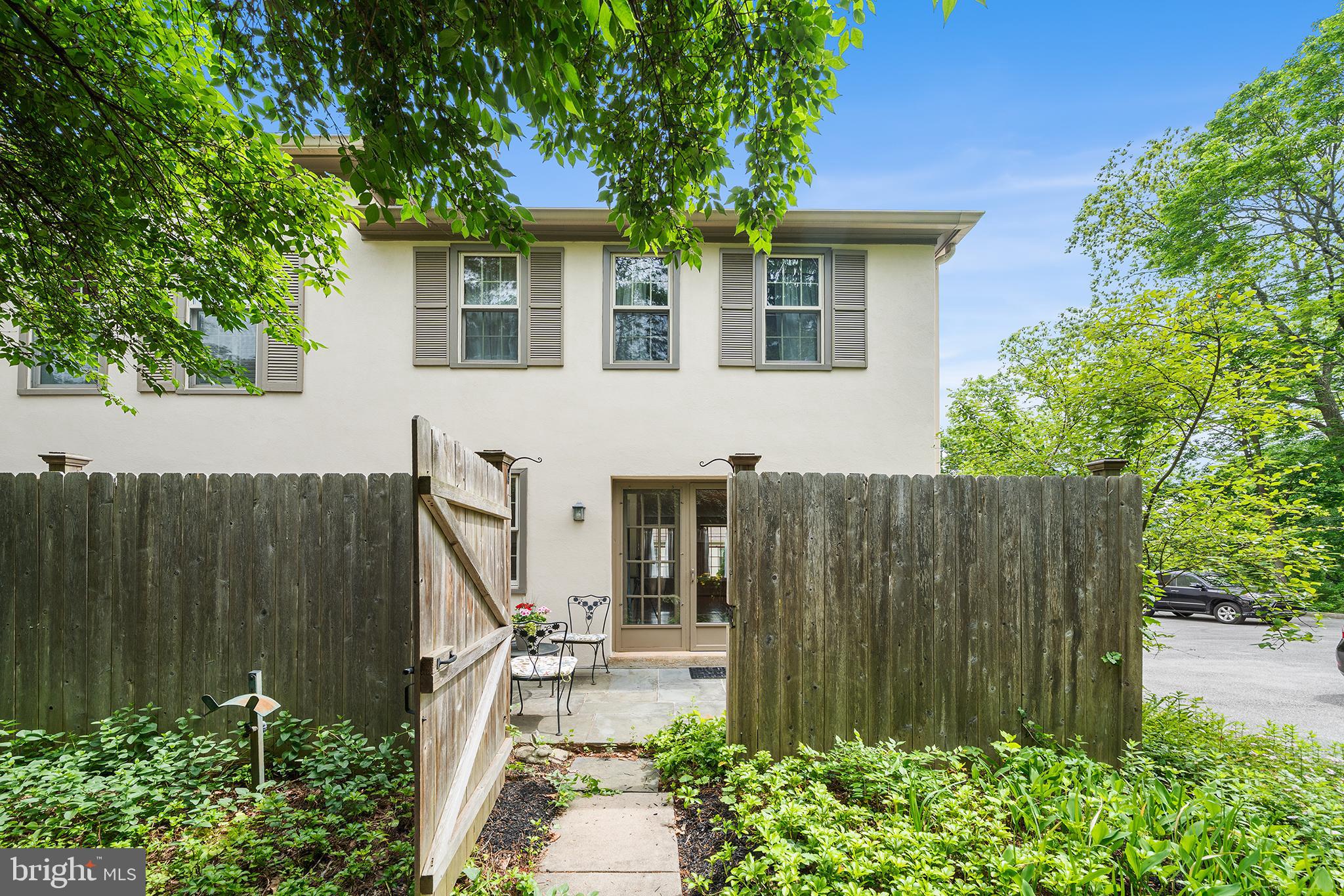 229 Bloomingdale Ave #1