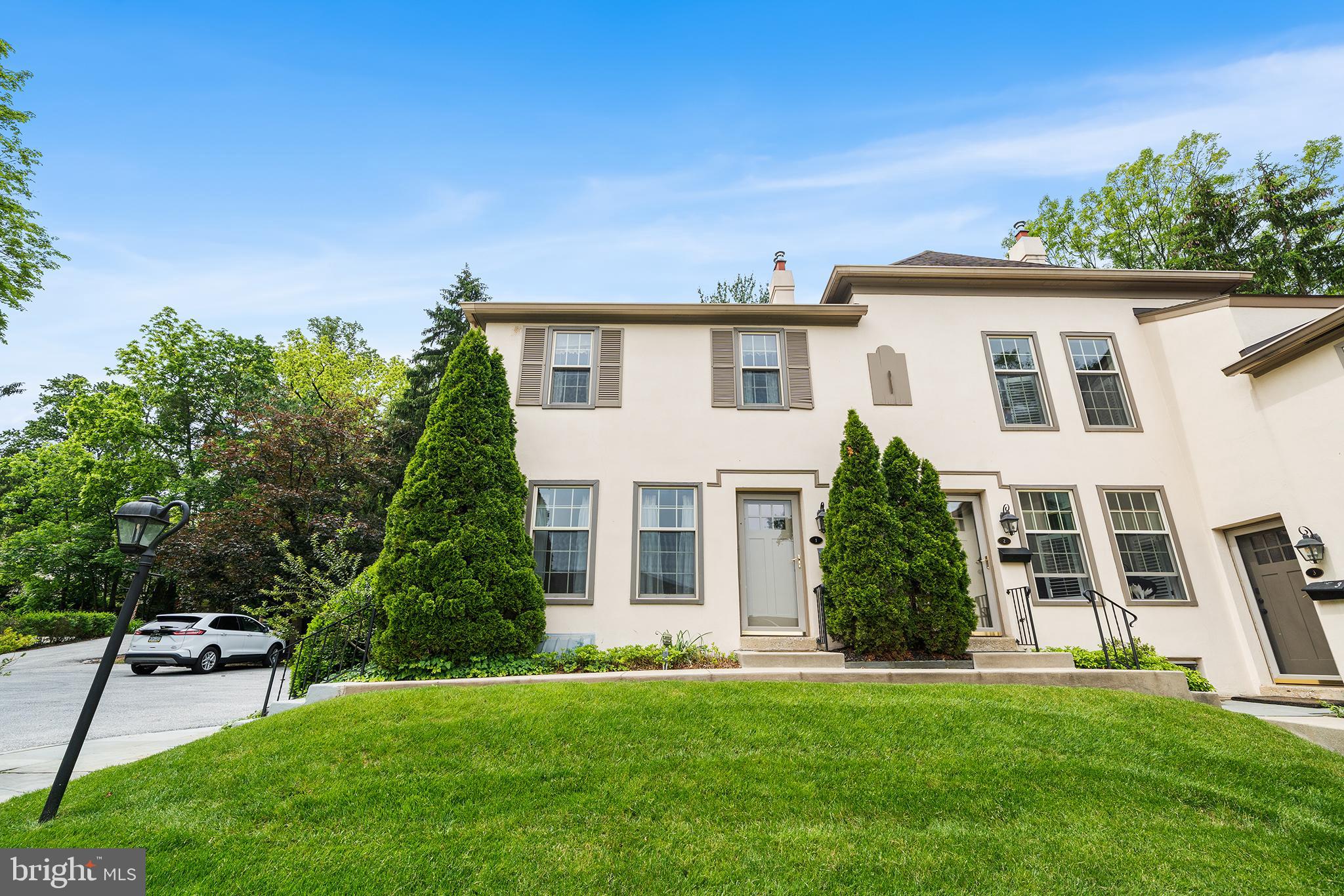 229 Bloomingdale Ave #1