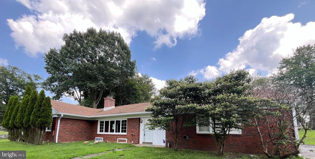 499 Collins Dr