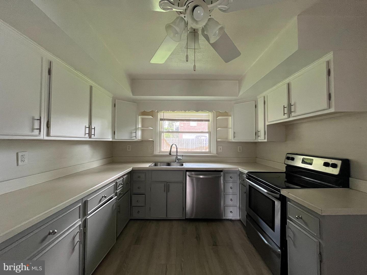 499 Collins Dr