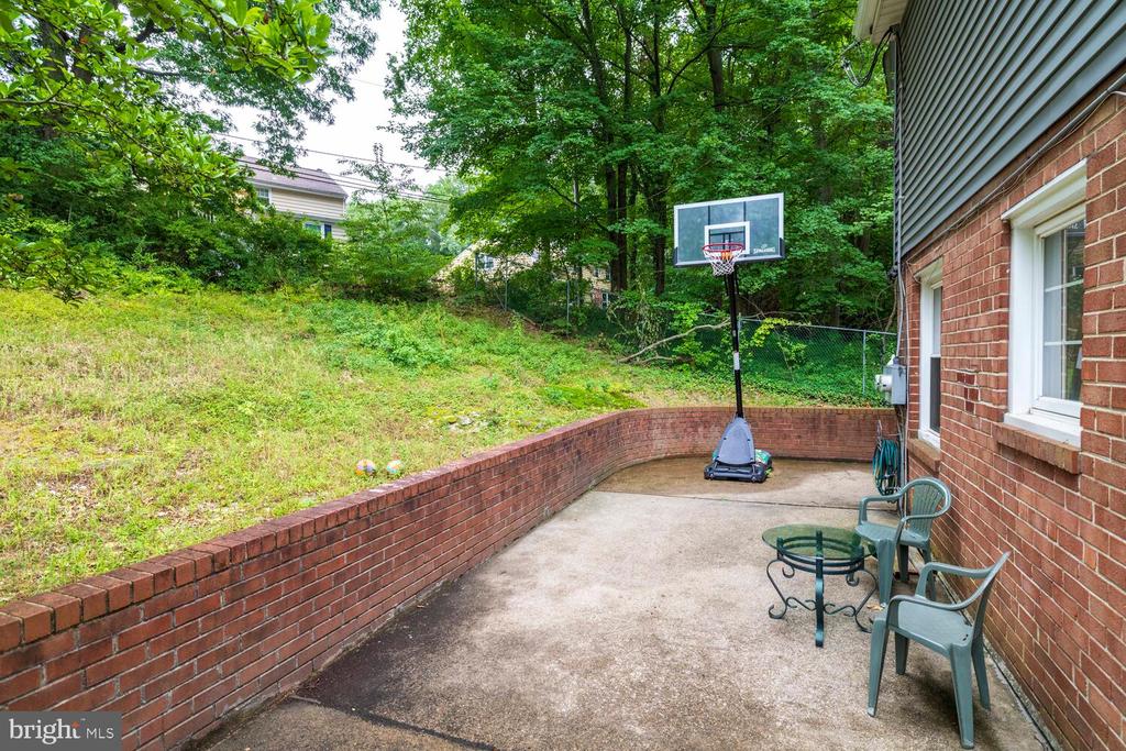 517 W Woodland Ave