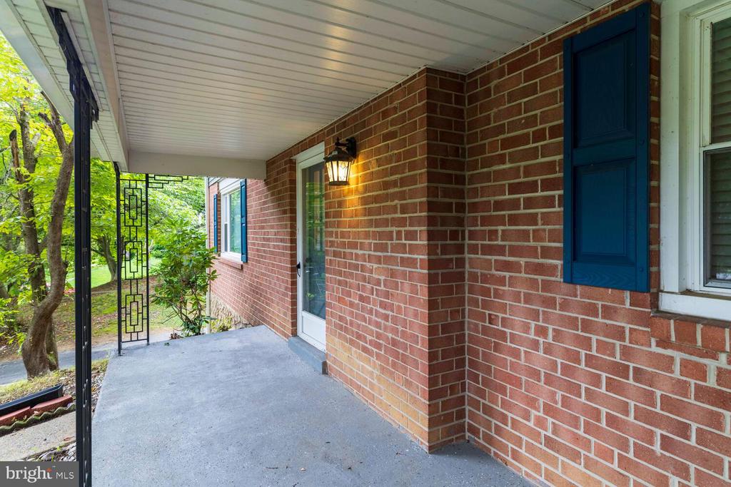 517 W Woodland Ave