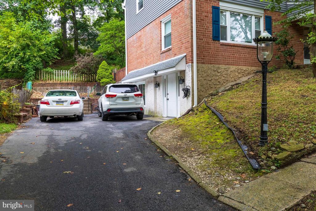 517 W Woodland Ave