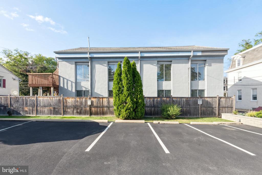20 W THIRD STREET