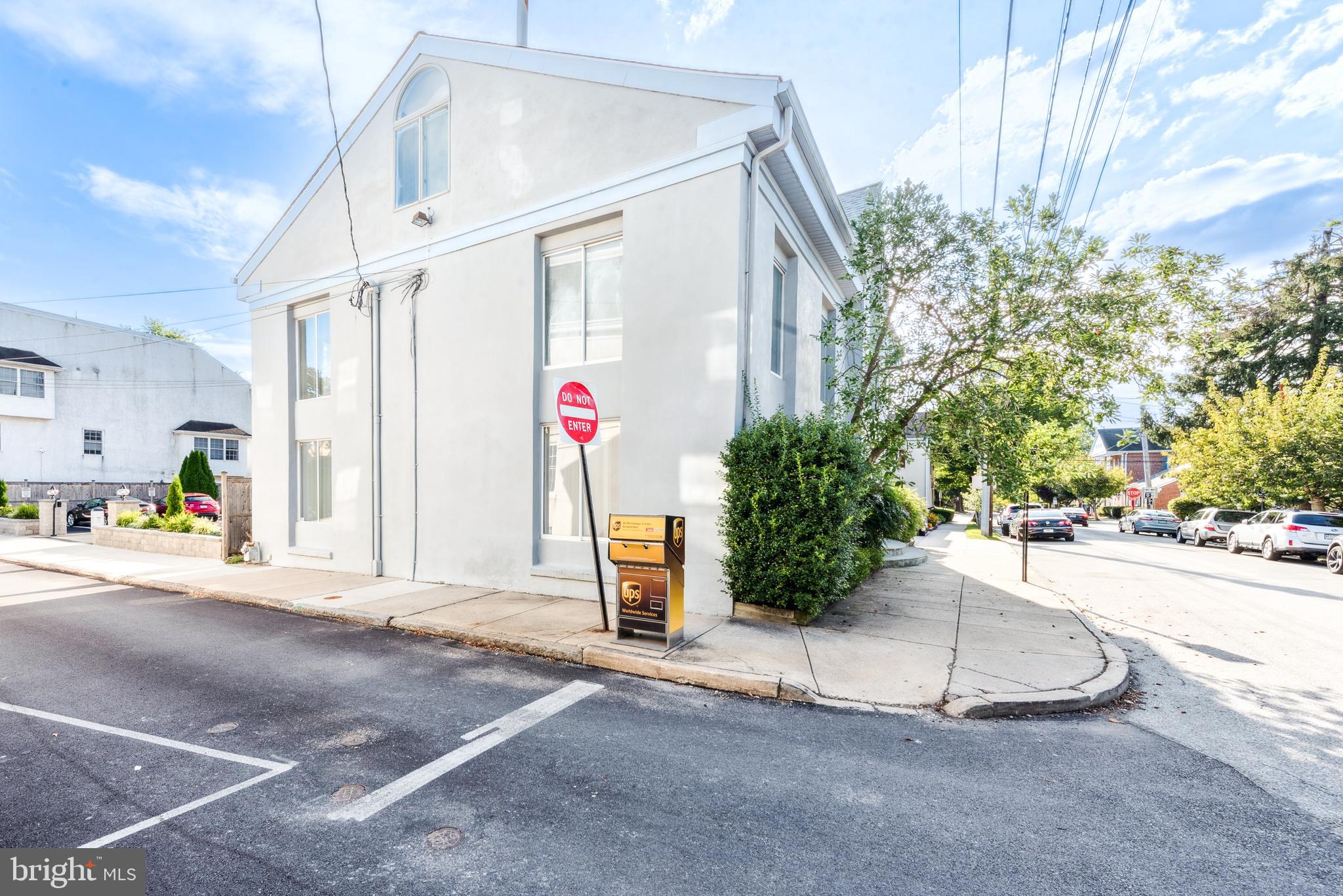 20 W THIRD STREET