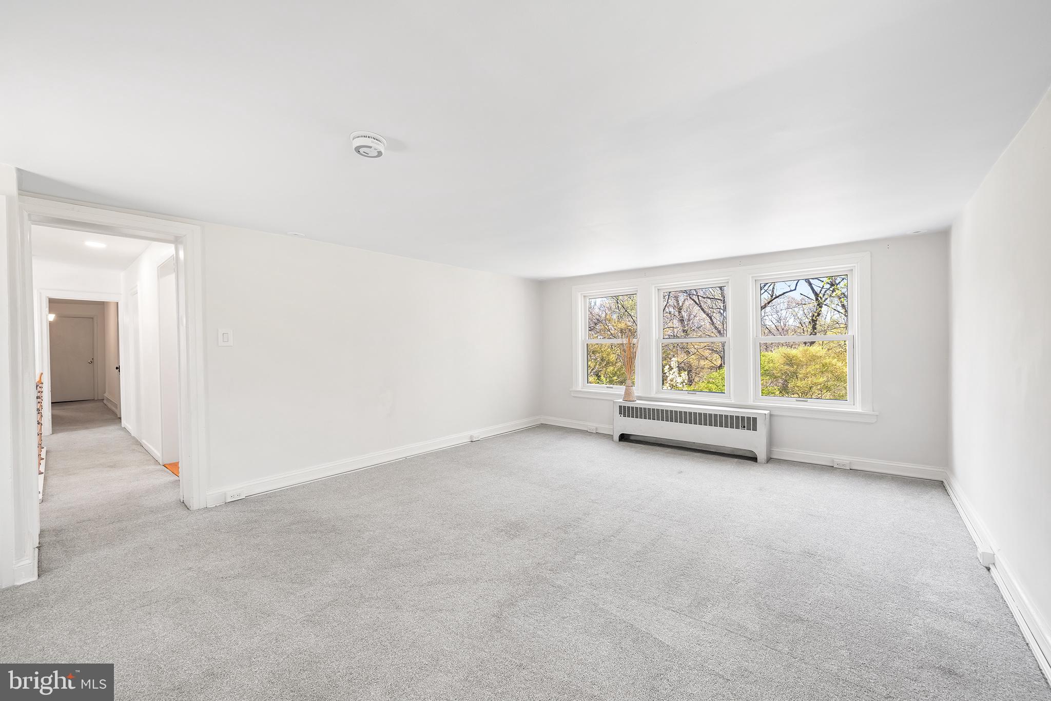 35 VIOLET LANE 2ND FLOOR