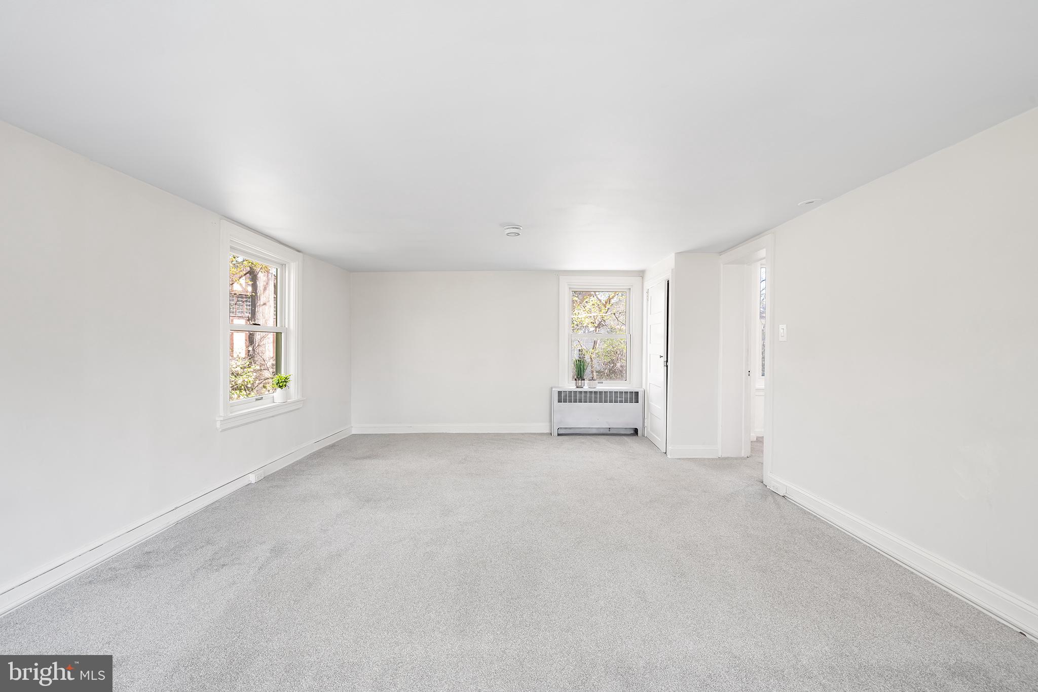 35 VIOLET LANE 2ND FLOOR