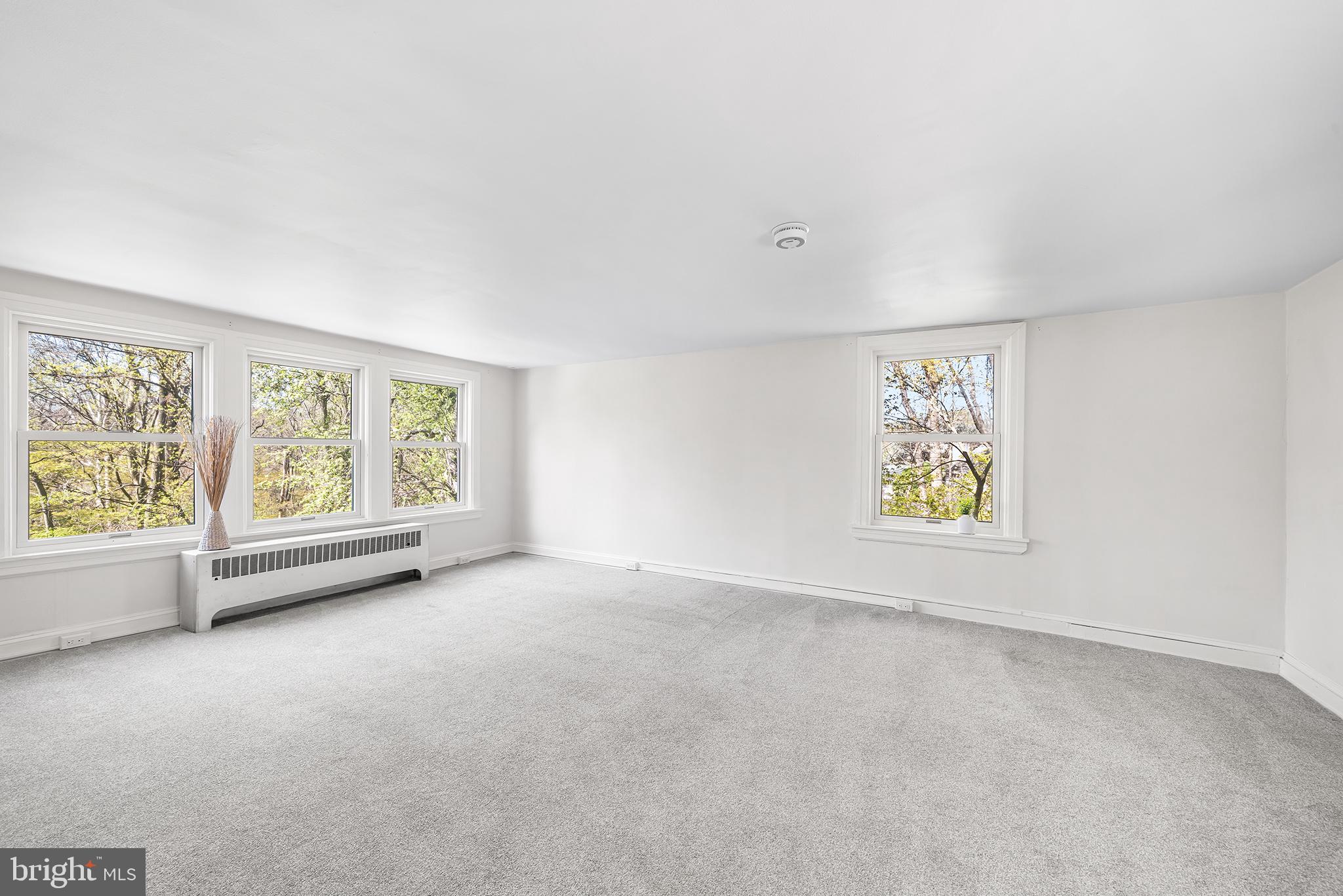 35 VIOLET LANE 2ND FLOOR