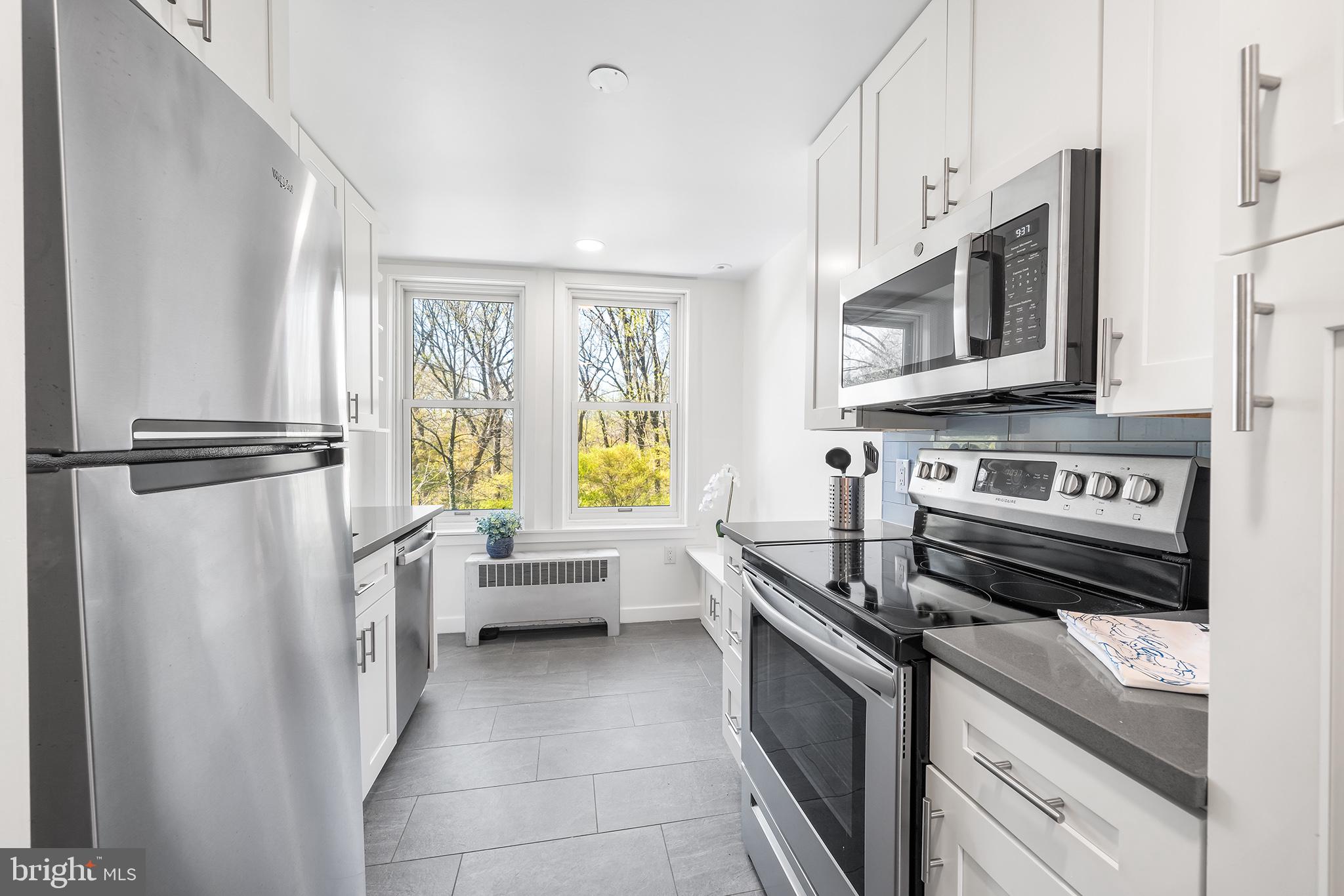 35 VIOLET LANE 2ND FLOOR