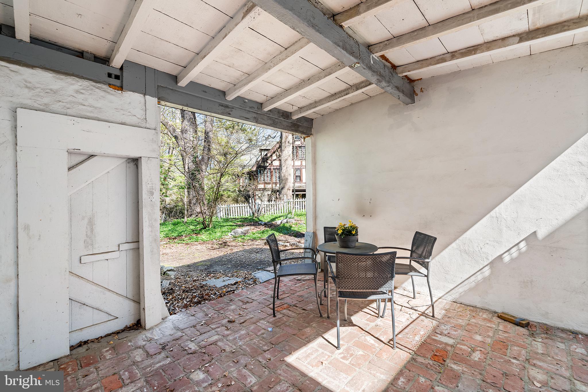 35 VIOLET LANE 2ND FLOOR