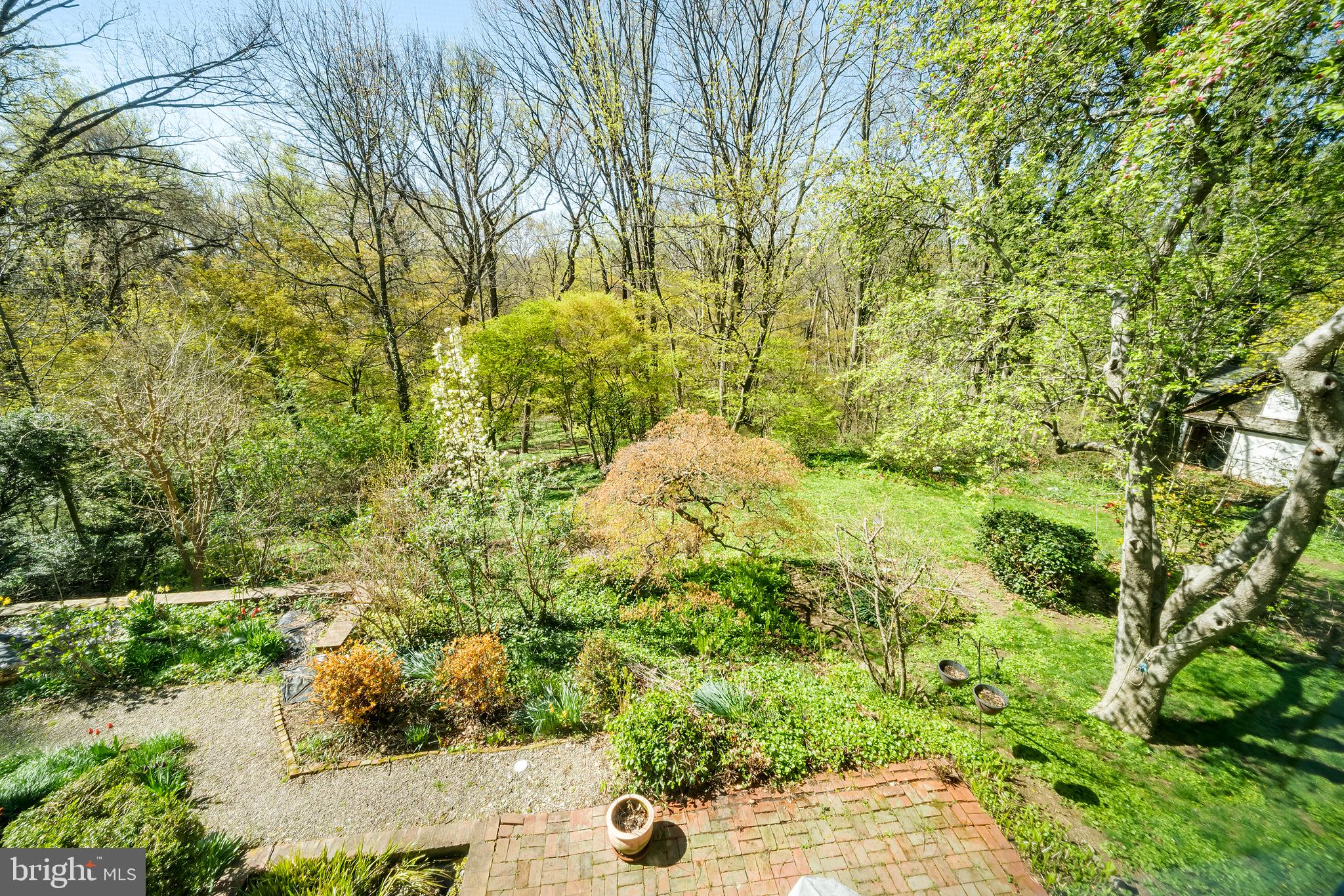 35 VIOLET LANE 2ND FLOOR