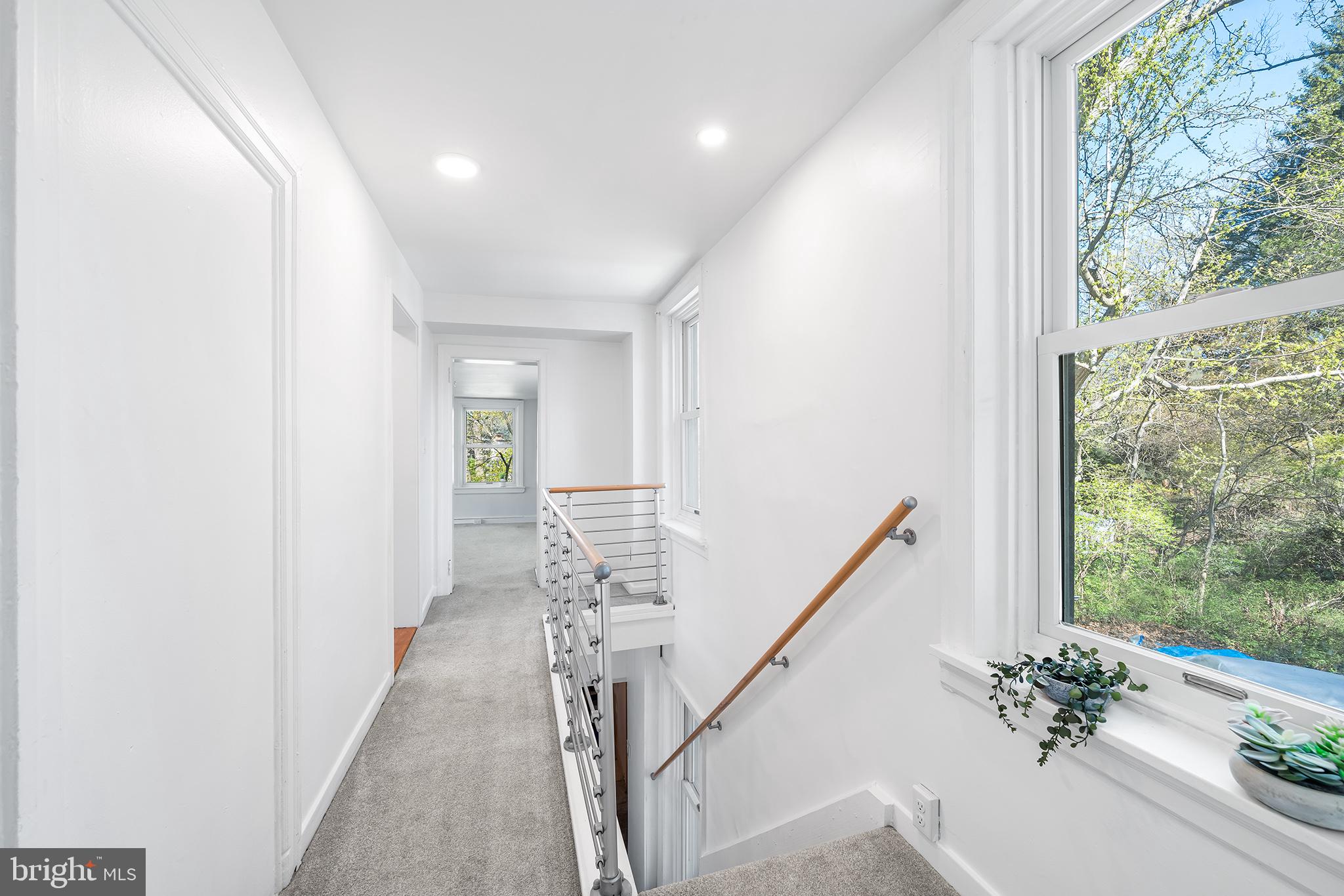 35 VIOLET LANE 2ND FLOOR