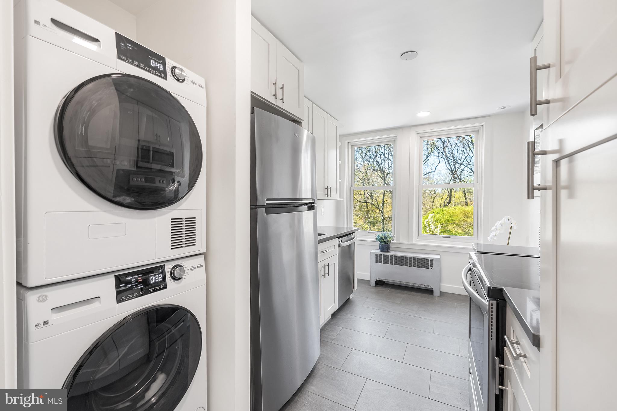 35 VIOLET LANE 2ND FLOOR