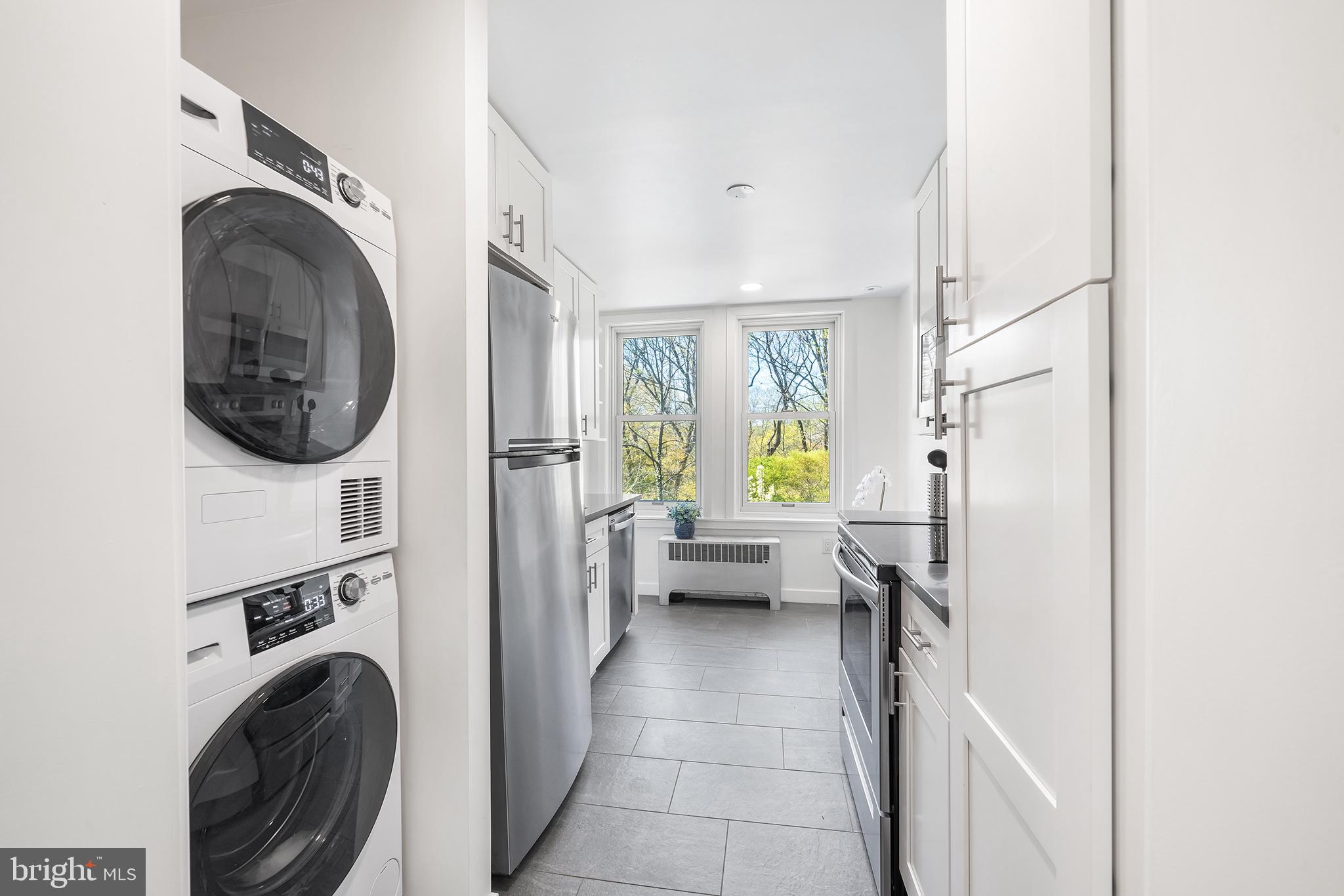 35 VIOLET LANE 2ND FLOOR