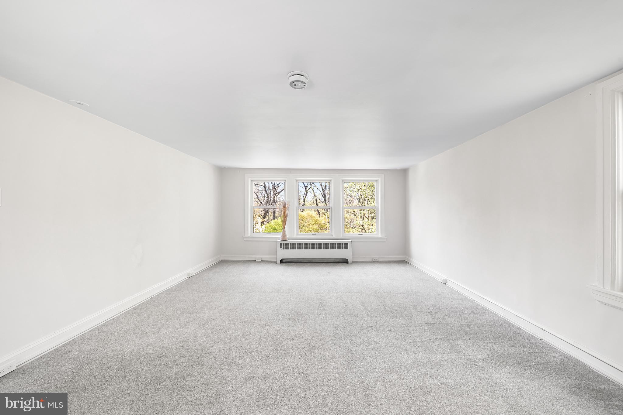 35 VIOLET LANE 2ND FLOOR