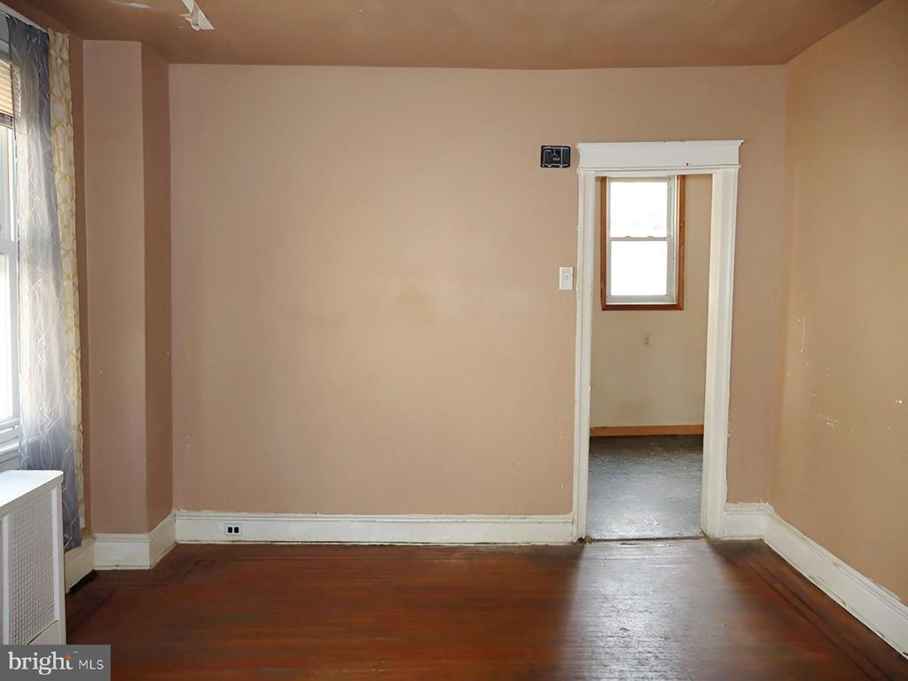 537 ORCHARD AVENUE