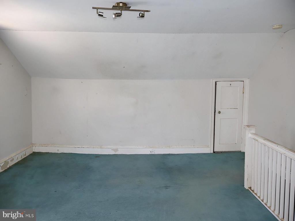537 ORCHARD AVENUE