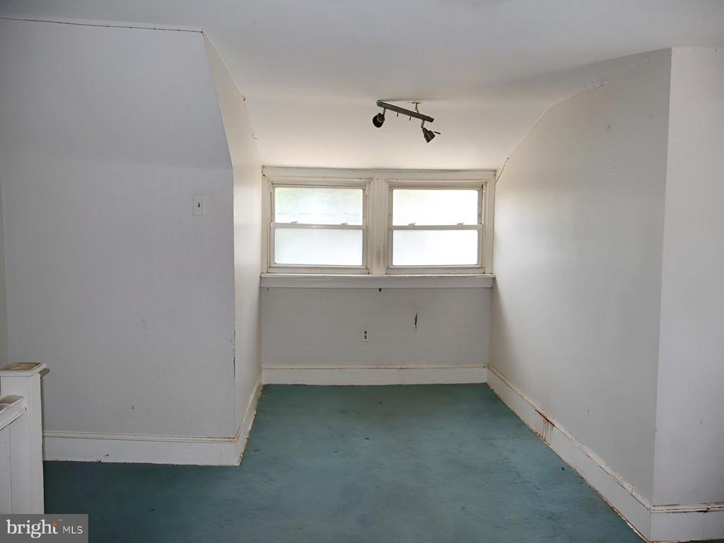 537 ORCHARD AVENUE