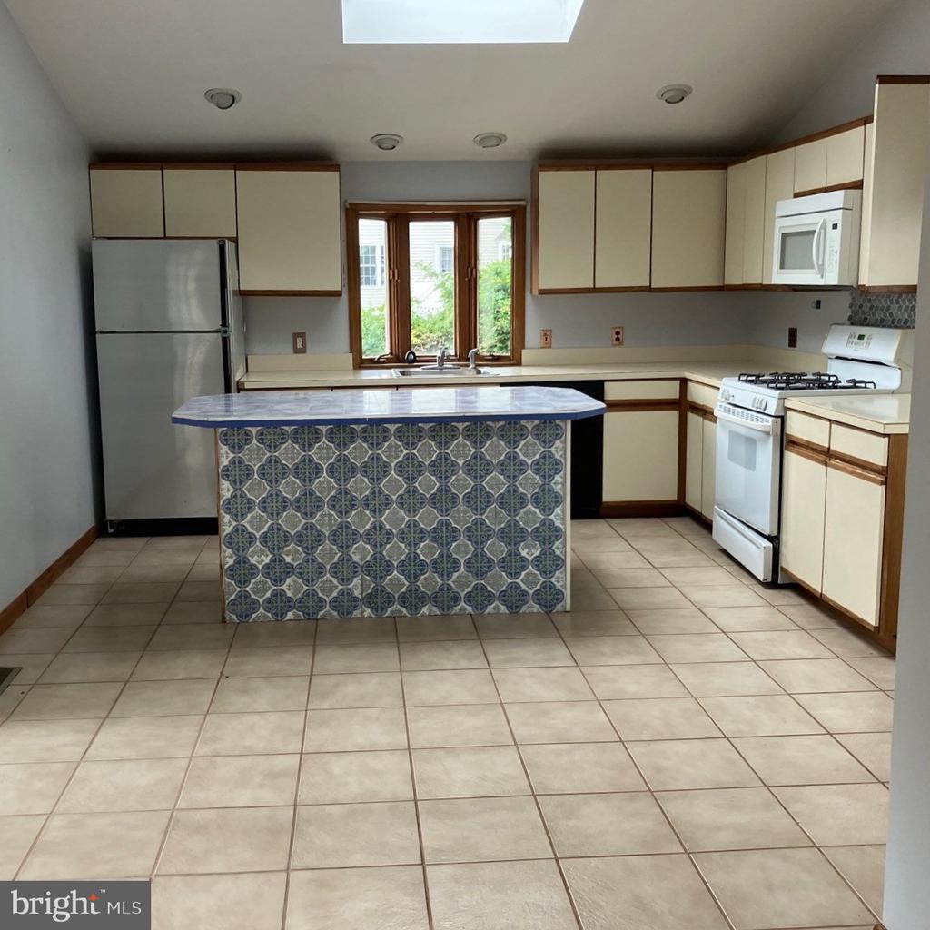 307 PARK CIRCLE