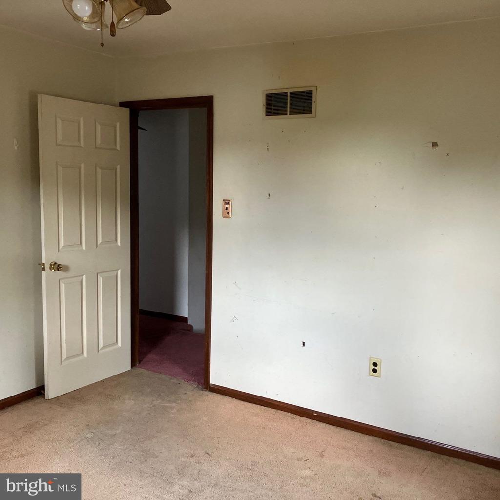 307 PARK CIRCLE