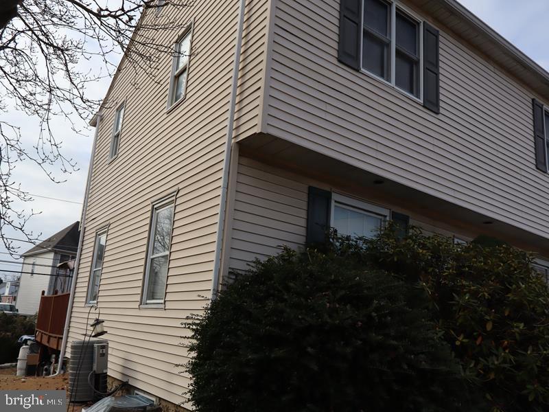 307 PARK CIRCLE